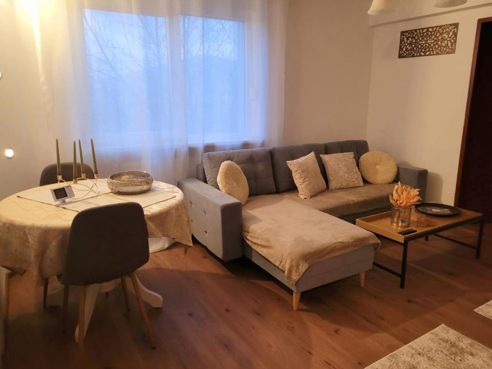 Apartament Apartament Velana Resita Zewnętrze zdjęcie