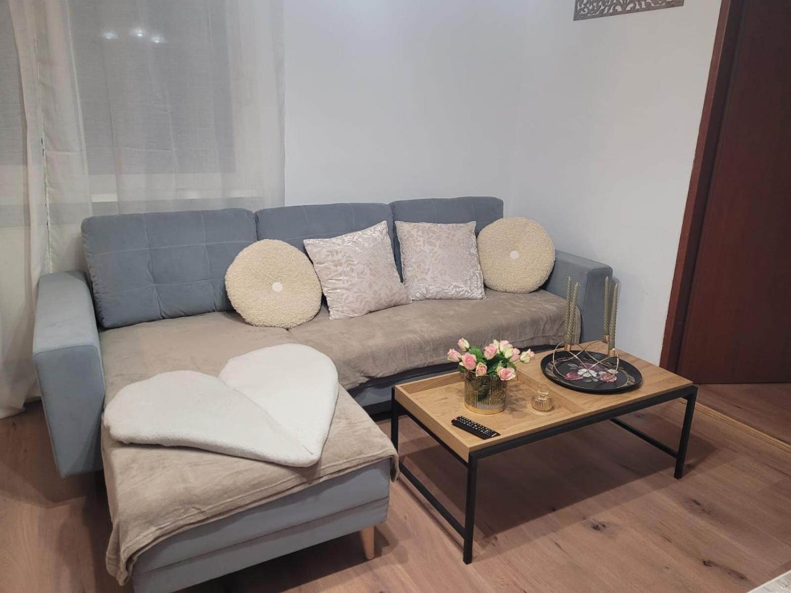 Apartament Apartament Velana Resita Zewnętrze zdjęcie